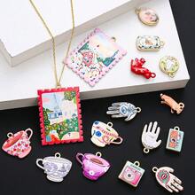 Bunte Emaille-Anhänger für den Sommer zur Schmuckherstellung, niedliche Tropfen-Ölmalerei, Tier, Teetasse, Taube, Kamera, Vintage-Briefmarke, goldene Anhänger, Kawaii-Basteln - Verschiedenfarbig - Übersicht 2