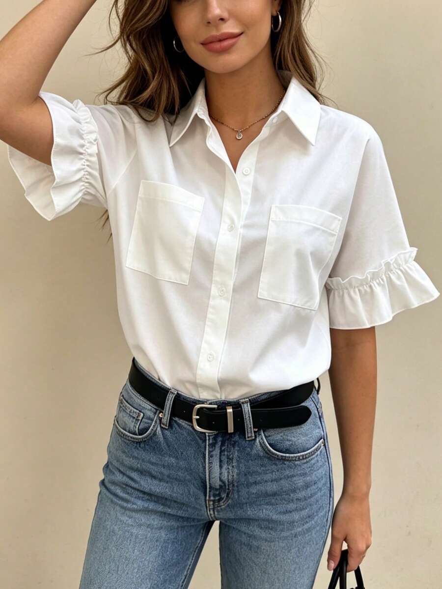 Áo sơ mi ngắn tay tối giản với viền bèo nhún, cổ áo, cài cúc đơn, hai túi, màu trắng, mùa hè 2026, trang phục công sở thường ngày. - trắng - Xem 1