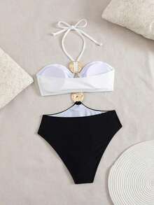 Traje de baño de una pieza elegante y refinado con estampado de patrones de primavera/verano, accesorios metálicos y correas en el cuello para mujer - Blanco y Negro - Ver 2