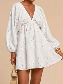 Vestido de gasa con cuello en V y manga larga con estampado floral para mujer, adecuado para vacaciones, estilo de vacaciones, estampado gráfico tejido, atuendos casuales de verano para vacaciones, atuendos de vacaciones en la playa bohemia, ropa bohemia chic, atuendos de festivales de vacaciones, atuendos de playa para mujer, atuendos de verano para mujer, atuendo de graduación, atuendos de cumpleaños para mujer, artículos esenciales de playa, atuendo de aeropuerto para mujer, vestido de té, vestido de cumpleaños, vestido de verano, verano europeo, ropa bohemia para mujer, vestido elegante para mujer - Blanco - Ver 12