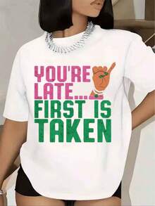 Camiseta de Mujer con Estampado Gráfico 'You're Late, First Is Taken', Manga Corta, Cuello Redondo, Estilo Casual de Verano, Camiseta Estilo Y2K, Ropa de Verano, Top de Moda Urbana - Blanco - Ver 6