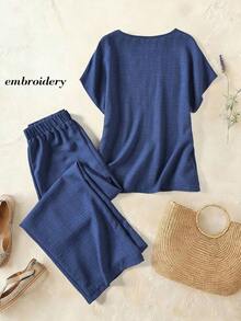 Conjunto de top de manga de murciélago con estampado floral y pantalones de pierna ancha, adecuado para primavera, verano y otoño. Conjunto de ropa de verano para mujer, atuendo de vacaciones, estilo europeo, conjuntos de verano casuales, ropa de vacaciones tropicales para mujer, atuendos de verano para mujer, atuendos casuales de primavera para mujer - Azul - Ver 2