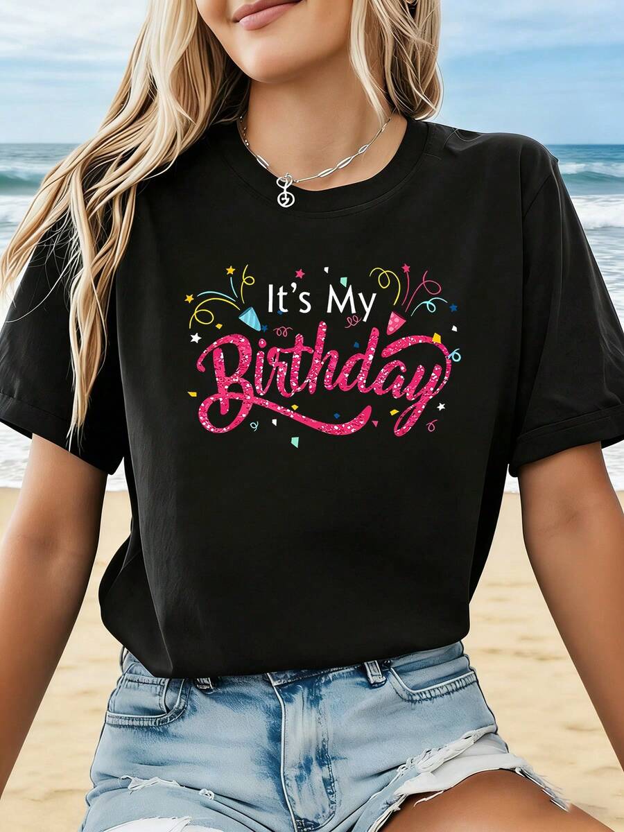 La alegría y el sentido de ceremonia de un cumpleaños. Camiseta de mujer con estampado de estrellas y la frase "Es mi cumpleaños". Diseño casual de cuello redondo para primavera y