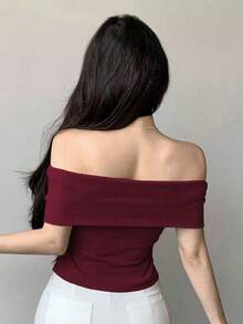 Camiseta ajustada de hombros descubiertos minimalista, casual para uso diario, tops cortos para mujeres para salir - Burdeos - Ver 4
