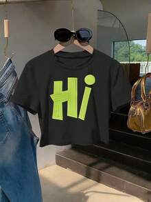 Women's Short-Sleeved Crew Neck T-Shirt, A Casual, Stylish, And Flattering Y2K Fitted Crop Top Made From 100% Cotton, Machine Washable, And Easy To Care For. It Features A Vibrant Green Color With Eye-Catching Letter Prints, Perfect For Summer 2026. - 黑色 - 查看 1