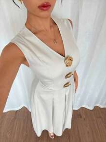 Vestido de línea A sin mangas con cuello en V, con decoración de botón metálico rosa dorado, cintura ceñida - Negro - Ver 11