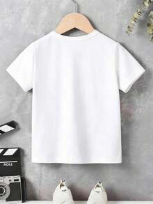 Camiseta básica cómoda para niños pequeños, con un estampado gráfico de un lindo personaje de dibujos animados, eslogan y letras.Estilo casual, creativo y minimalista.Adecuado para primavera, verano y otoño. - Blanco - Ver 2