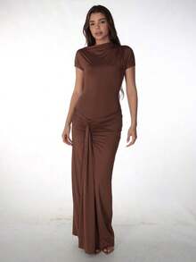 Vestido de verano elegante con mangas cortas, parches, volantes y cordones en marrón - Marrón - Ver 1