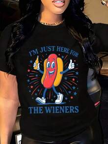 Comfortable For All-Day Wear. Women's Casual T-Shirt With A Relaxed Fit, Crew Neck, And Short Sleeves. It Features A Hot Dog Character Print With Beer And Stars, Along With The Phrase "I'm Just Here For The Wieners." Perfect For Summer Parties. The Comfortable, Relaxed Fit Flatters All Body Types, While The High-Quality Material Feels Soft Against The Skin And Offers Durability. - 黑色 - 查看 8