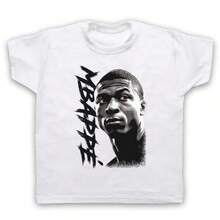 Même design pour hommes et femmes T-SHIRT ENFANT HÉROS DU FOOTBALL SOCCER KYLIAN ILLUSTRATION MBAPPÉ. T-shirts confortables pour hommes, t-shirt Y2k pour hommes, tenue d'été, t-shirt pour femmes, articles d'été à pois, vêtements pour femmes, hauts de base - Blanc - Voir 1