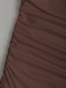 Vestido bandeau ajustado con hombros oblicuos para mujer - Óxido marrón - Ver 6