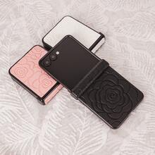 CHOKBODY Matte Embossed Floral Texture Litchi Grain Artificial Leather Folding Phone Case With Middle Hinge Protection, Compatible With Samsung Galaxy Z Flip 8/7/7FE/6/5/4 5G Folding Phone Protective Cover - White - View 7
