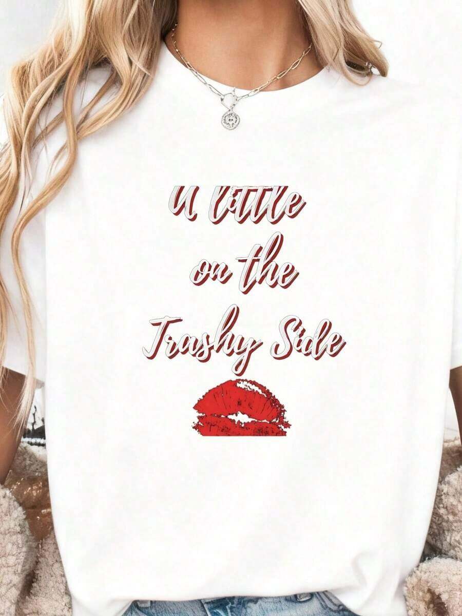 Women's Short-Sleeved T-Shirt With A Fun Graphic Design Of Red Lips 'A Little Bit Spicy', Comfortable And Soft, Perfect As A Gift For Friends Or Yourself, Ideal For Stylish Everyday Wear, 100% Cotton. - 白色 - 查看 1