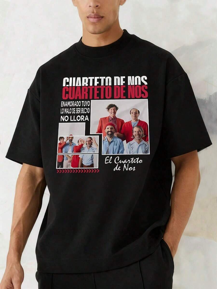 Cuarteto De Nos, The Uruguayan Band, Is Featured On A T-Shirt. The Members Are Seen In Eye-Catching Outfits And Striking Playful Poses, Reflecting Their Irreverent And Humorous Spirit And Conveying Positive Energy And A Message Of Authenticity. Men's T-Shirt, 100% Cotton - 黑色 - 查看 1