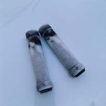 Universal 135MM Mountain Bike Handlebar Grips Single Lock Mixed Color Rubber Non-Slip Soft Shock-Absorbing Riding Grips Off-Road Bicycle Handlebar Grips Accessories - Multicolor - View 4