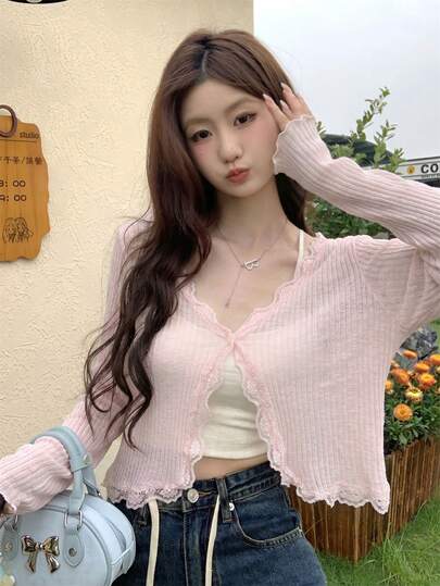 Áo khoác ngoài cổ chữ V màu hồng nhạt viền ren, áo len cổ choàng nhẹ nhàng dễ thương cho mùa hè đi học dành cho nữ.