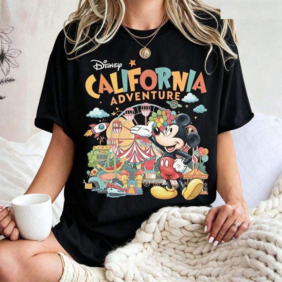 Casual Oversized Retro Shirt From Disneyland California Adventure, Mickey Mouse T-Shirt, Shirt For The Disney Family Vacation 2026, Disneyland Vacation Outfit - màu đen - Xem 1