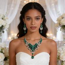 Ensemble de bijoux de luxe et élégant pour femmes, incrusté de pierres précieuses artificielles, convenant pour les mariées, les mariages, les banquets et les fêtes - ensemble de bijoux - Voir 7