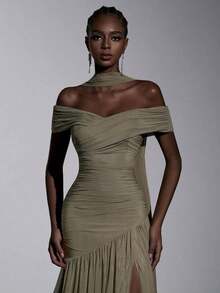 Elitara Elegante vestido gris minimalista con hombros descubiertos, drapeado, asimétrico, corte A y abertura alta, adecuado para bodas, eventos formales, galas y fiestas de cóctel - Burdeos - Ver 11