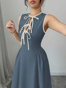 Nuevo vestido de mujer con cuello calado, bloqueo de color, cintura anudada, pliegues laterales, sin mangas, textura plisada, cremallera en la espalda, de moda, juvenil, elegante, versátil, que estiliza la cintura, apto para primavera/verano/otoño/invierno - Azul lavado medio - Ver 4
