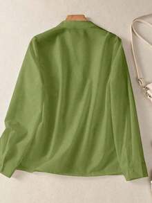 Camisa de mujer de unicolor con cuello en V y botones - Blusa casual y elegante de manga larga con detalle de bolsillo, adecuada para vacaciones, viajes y uso diario, artículo esencial para primavera, verano, otoño e invierno Rojo - Verde - Ver 6