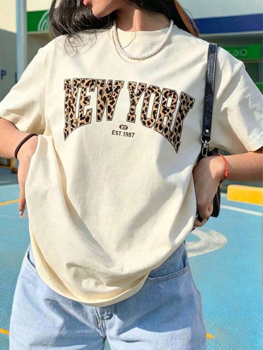 Camiseta oversize con estampado de leopardo vintage y gráfico, top casual de manga corta estilo Y2K, ropa urbana de calle en blanco - Beis - Ver 1