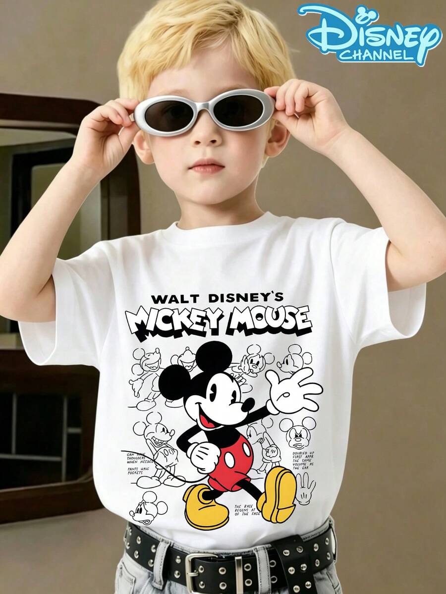 A Casual Yet Fashionable Disney Summer Short-Sleeved T-Shirt, Suitable For Boys To Wear. Its Design Incorporates The Mickey Mouse And Minnie Mouse Patterns. This Style Is Not Only Suitable For Parties But Also For Daily Wear. - White - View 1