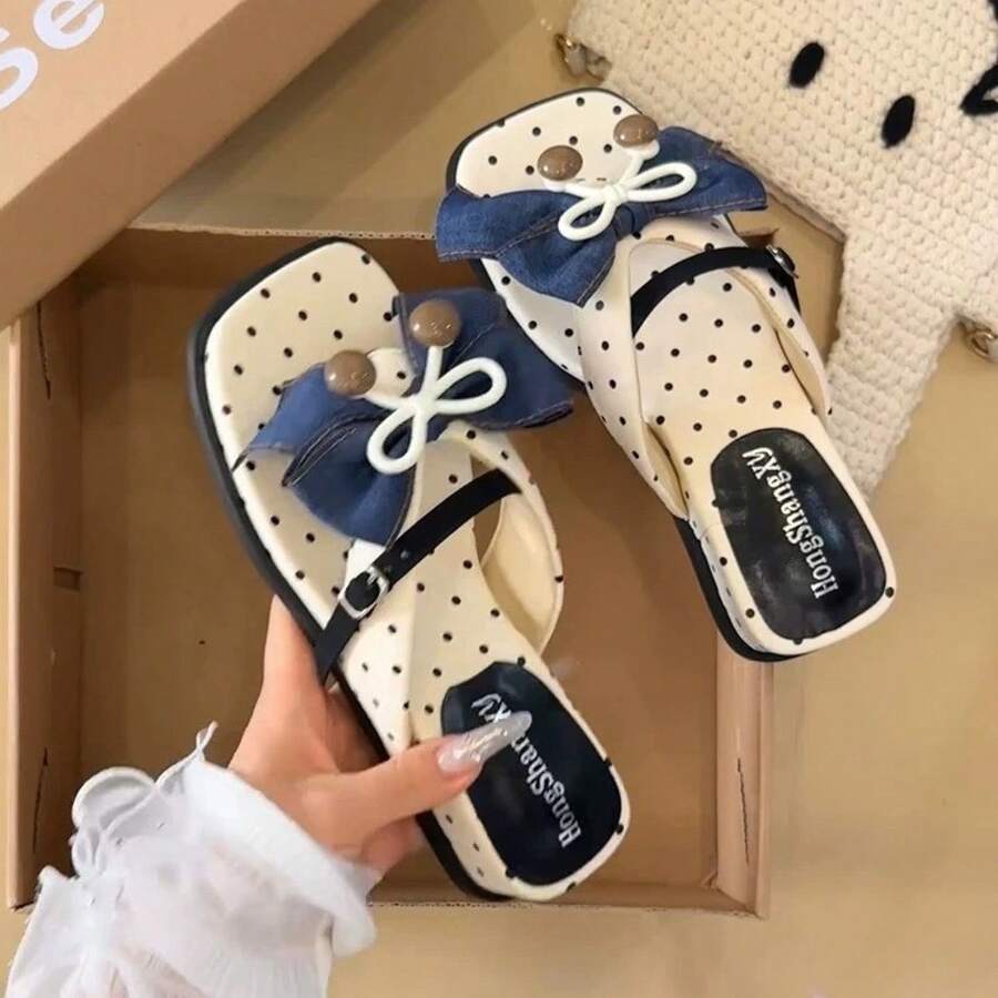 Women Flip-Flops - Black - View 1