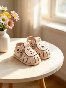 Dép xăng đan đế mềm họa tiết hoa mới cho bé gái, dép công chúa hở mũi đế mềm bằng da PU mùa hè cho bé gái. - Màu be - Xem 9