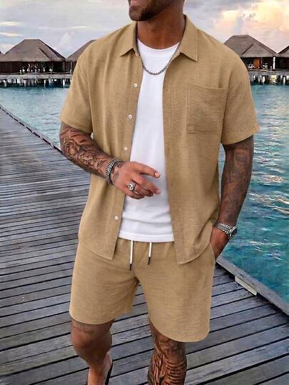 بدلة رجالية كاجوال، طقم قميص جيب وشورت بلون البن