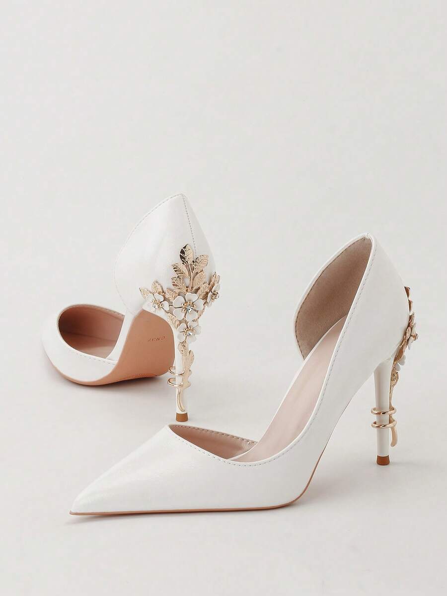 Zapatos de mujer estilo europeo y americano de lujo y sexys, tacón de aguja con flor de metal, diseño hueco lateral, tacón alto, zapatos de boda con punta fina, tacón súper alto, tacones elegantes para damas, zapatos elegantes de mujer, tacón alto cerrado, tacones slip-on, zapatos elegantes para damas - Blanco - Ver 1