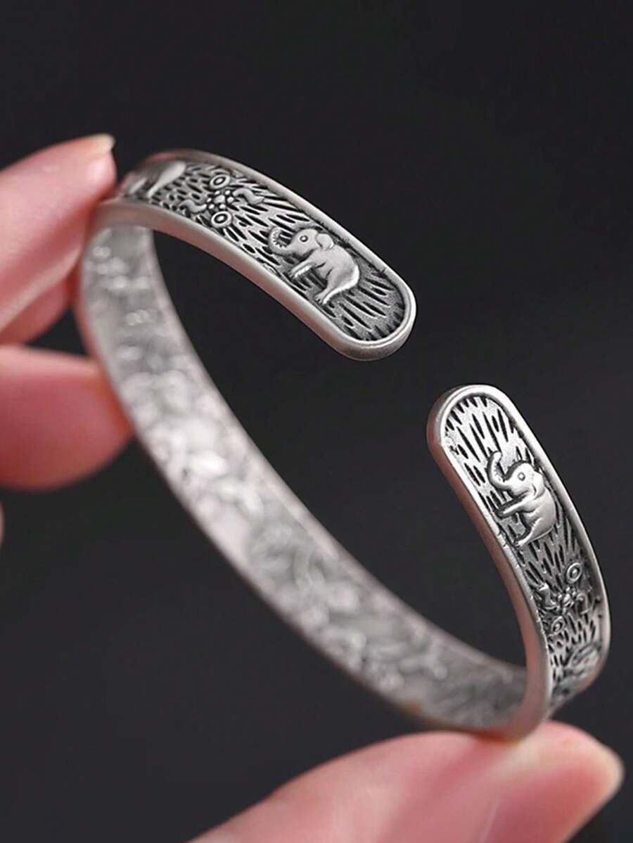 1pc Vintage Casual Fashion Elephant Bangle Bracelet, Men's Classic Embossed Cuff Wrist Accessory, Suitable For Daily Wear - Silver - View 1