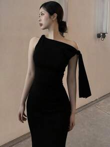 Vestido nueva llegada unicolor hombro único con cintas largas, estilo elegante y delicado - Negro - Ver 4