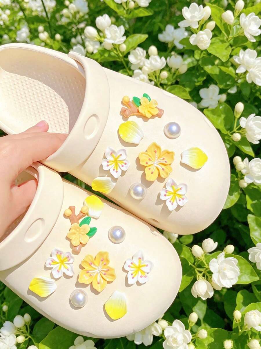 18 chiếc phụ kiện trang trí giày dép có thể tháo rời, hình hoa vàng và ngọc trai, dùng để tự trang trí, phụ kiện đa năng cho dép xăng đan, dép lê, túi đi biển của nữ, lý tưởng làm quà tặng trong kỳ nghỉ và tiệc sinh nhật. - Màu vàng - Xem 1