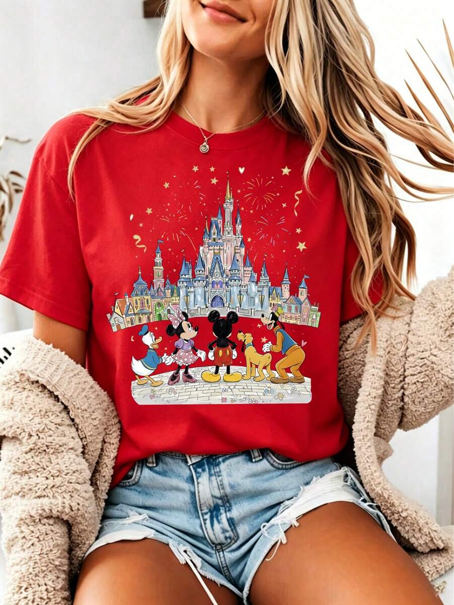 (Loose Version)Disney-Style Women's Printed T-Shirt Featuring Mickey Mouse Watching Fireworks Beneath The Magic Castle In A Cartoon Print Design. This Round-Neck Summer Top Is Crafted From Soft, Comfortable 100% Cotton Fabric, Perfect For Everyday Wear, Outdoor Activities, Or Shopping. It Also Makes An Ideal Choice For Women's Vacation Attire. - Đỏ - Xem 1