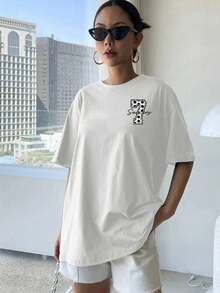 Camiseta de mujer con diseño de fútbol en la parte delantera y trasera, con el número 7 estampado. Es una camiseta casual de manga corta y cuello redondo, adecuada para el verano y la primavera. Ropa de mujer, camiseta de manga corta para damas, camiseta de mujer. - Blanco - Ver 6