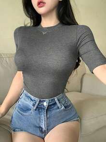 Camiseta casual de verano para mujer con manga corta, cuello mao, ajustada y envolvente, todo a juego, estilo Y2K - Gris Oscuro - Ver 5