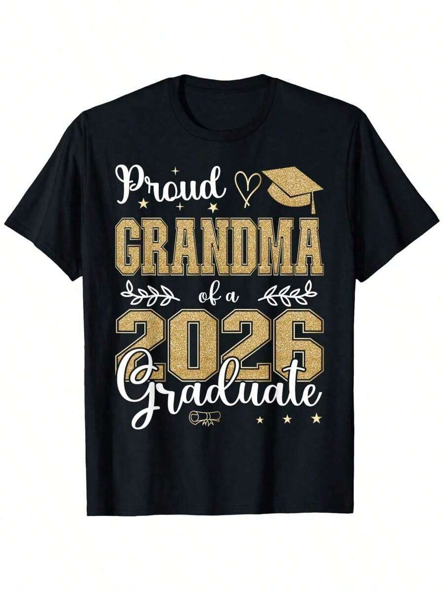 Abuela Orgullosa de un Grupo de Graduados de la Clase de 2026 - Camiseta de Graduación, Estilo 3, Unisex - Primavera, Día de San Valentín, Día de San Patricio, Temporada de Graduación, Pascua - Regalos para Papá, Mamá, Padres, Amigos, Familiares y Compañeros de Trabajo (Solo Camiseta) - Negro - Ver 1