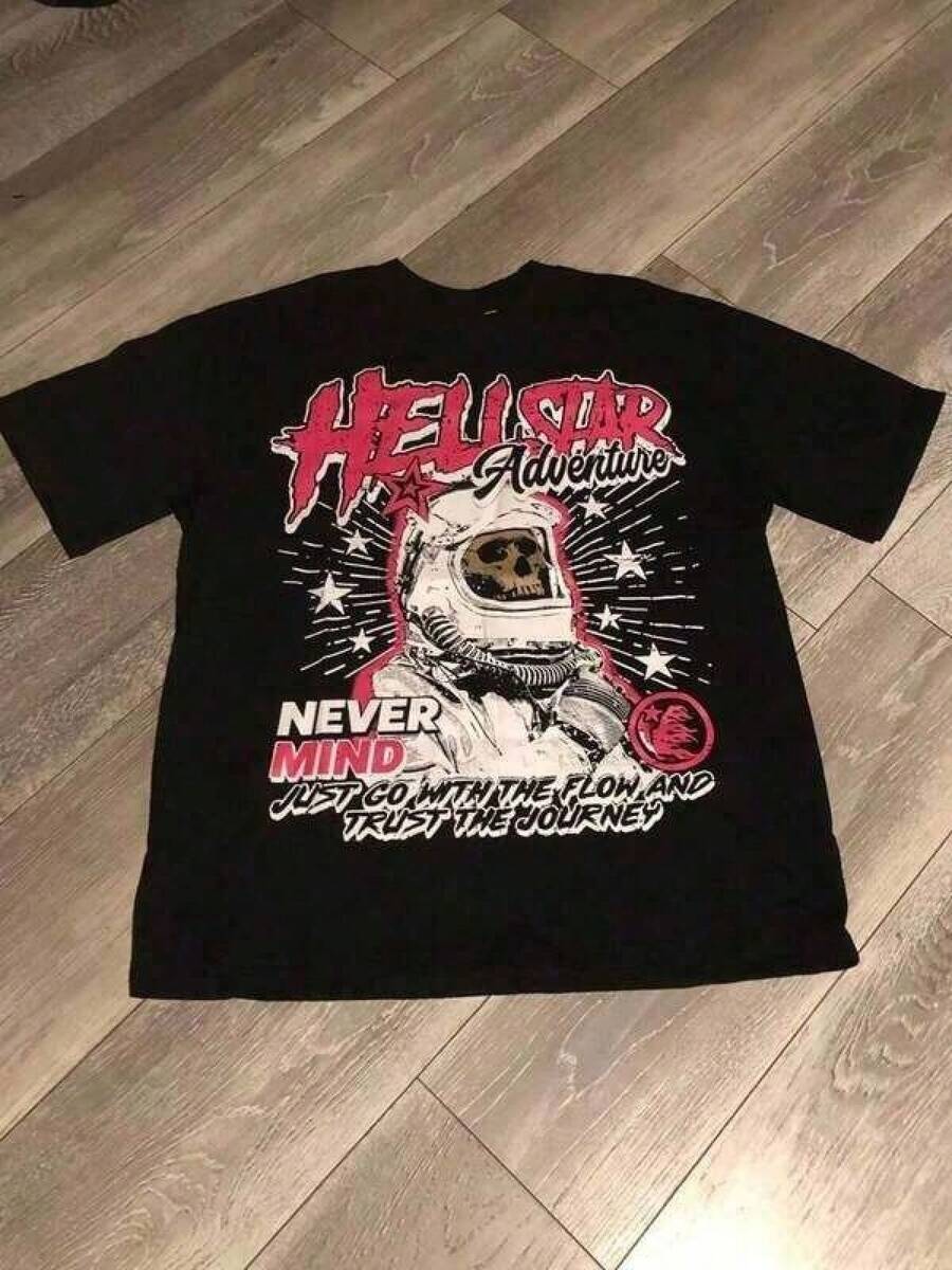 Printed T-Shirt, Large Sizes, Cotton With Graphic Print, Round Neck And Short Sleeves, 100% Cotton Graphic T-Shirt For Men, Round Neck And Short Sleeves, Casual, With "HELLSTARs Adventure" Letter Print In Flames, Skeleton Astronaut Graphic, Vintage Streetwear, Comfortable, Soft And Breathable For Summer, Daily Wear And Regular Fit, Durable Fabric, Ideal Gifts For Men, Y2K, Oversized Shirt For Men Männer Kleidung,T Shirt Damen,Streetwear,Trikot,Oberteile,Oversized T Shirt,T Shirt Herren - Black - View 1