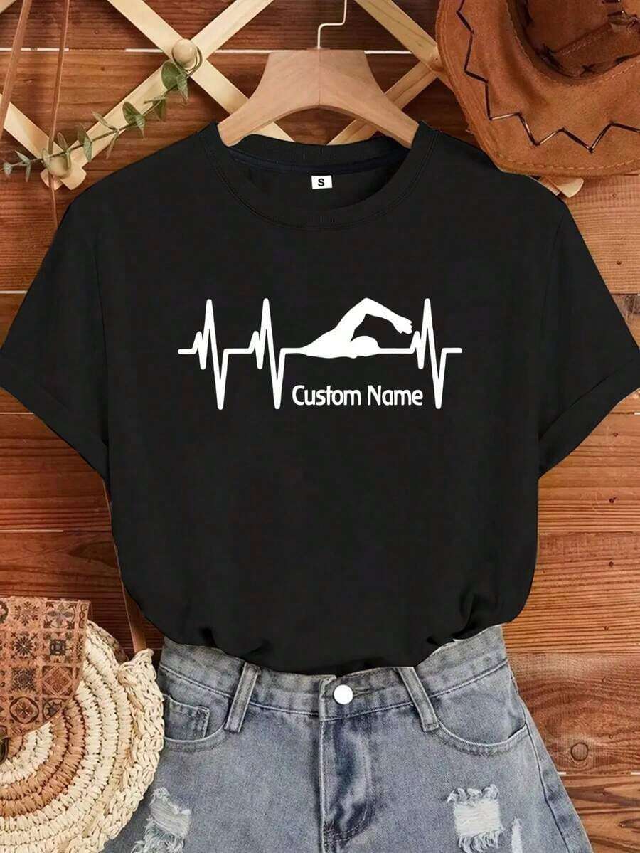 Under The Radar Custom Swim Shirt, Personalized Swimmer Shirt, Swim Team Shirt, Gift For Swimming Enthusiasts, Gift For Synchronized Swimming, Pure Cotton Short Sleeve. Unisex Loose Fit Cotton Short Sleeve Crew Neck T-Shirt, Vintage Urban Style - 黑色 - 查看 1