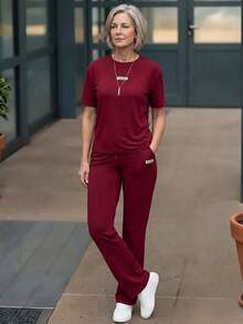 Conjunto de top de manga corta de cuello redondo y pantalones para uso diario casual para mujeres de edad media y mayores - Burdeos - Ver 4