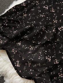 Nuevo 2026  Vestido con estampado floral diminuto, elegante y encantador, con cuello en V y cinturón, con nudo bohemio para mujer, volantes en el bajo, manga envolvente corta, cuello - Negro - Ver 6
