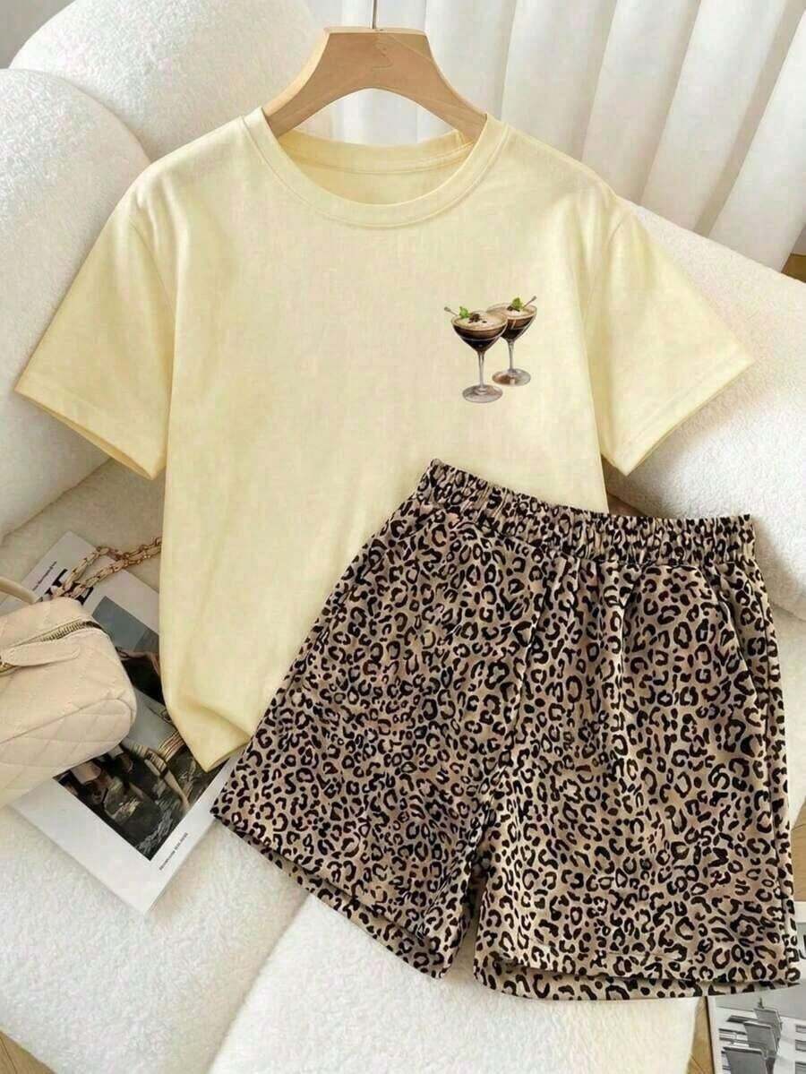 The Top Is Made From A Soft, Comfortable Fabric. Its Minimalist Cut Flatters All Body Shapes, Perfect For Everyday Wear And Casual Occasions, Effortlessly Offering A Relaxed Style. Only The Top Is Included. - 白色 - 查看 1