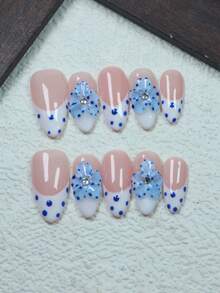 CrystalHola 10件甜美風手工美甲套組，水鑽、白色與藍色雕花飾品、波點美甲飾品、白色與裸色美甲，適用於團聚、日常、派對、拍照、玩樂、春夏、通勤，手工穿戴式美甲用品 - 彩色 - 查看 13