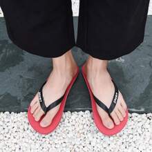 New Summer Men's Comfortable Lightweight Slippers, Casual Beach Flip Flops, Non-Slip Sandals - Red - View 6