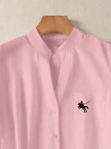 Camisa de mujer de unicolor con cuello en V y botones - Blusa casual y elegante de manga larga con detalle de bolsillo, adecuada para vacaciones, viajes y uso diario, artículo esencial para primavera, verano, otoño e invierno Negro - Estampado de caballero rosa - Ver 6