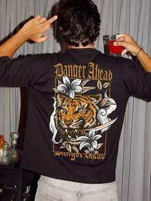 Camiseta Oversized para Hombre Fractyr, Diseño Gráfico "Danger Ahead" Estilo Tatuaje Floral de Tigre, Camiseta Casual de Estilo Gótico Urbano, Camiseta de Manga Corta con Cuello Redondo y Tacto Suave para un Estilo Urbano y Atrevido. - Negro - Ver 6