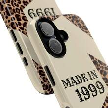 [Spedizione in 24h dalla Germania] Custodia per telefono personalizzata con stampa leopardata, cover con anno di nascita per iPhone 17 Pro, 16, 15, 14, 13, 12, S25, S24, S23, S22, A16, A26, Pixel 10, 9 Pro - consistenza satinata - Visualizzare 2