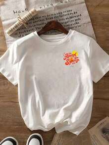 Camiseta gráfica de verano con estampado de cóctel Aperol Spritz - Blanca, de manga corta, cuello redondo, corte relajado, con letras naranjas llamativas y estampado de Aperol Spritz, top casual de verano y primavera para reuniones sociales, fiestas y atuendos informales, top corto lavable a máquina para fiestas de cóctel. - Blanco - Ver 1