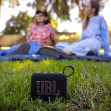 GO 4 Speaker Bluetooth Ultra-Portabel, Speaker Mini Outdoor Tahan Air & Debu, Kualitas Suara Profesional JBL yang Bertenaga, Bass Dalam, Fitur PlaytimeBoost, Daya Tahan Baterai 7 Jam, Cocok untuk Perjalanan dan Pesta - View 11